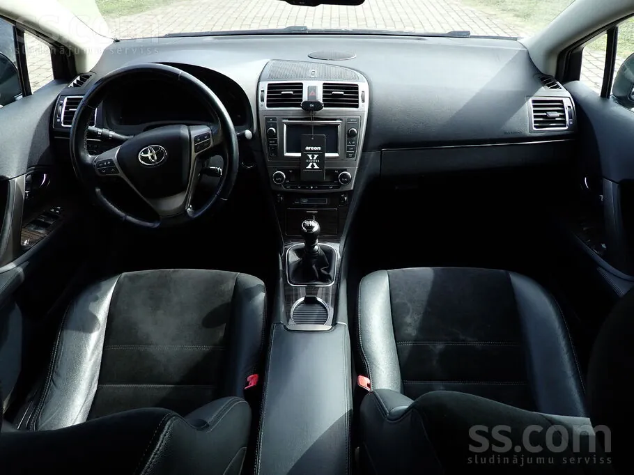 Toyota Avensis 2012 photo 4