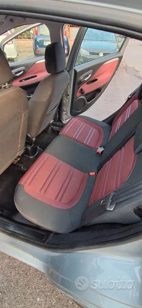 Fiat Grande Punto 2009 photo 4