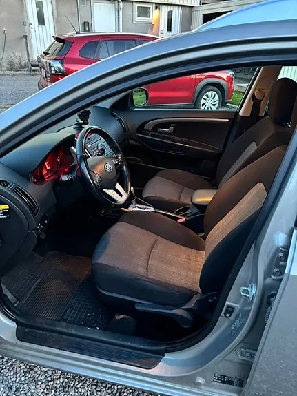 Kia Ceed 2010 photo 4