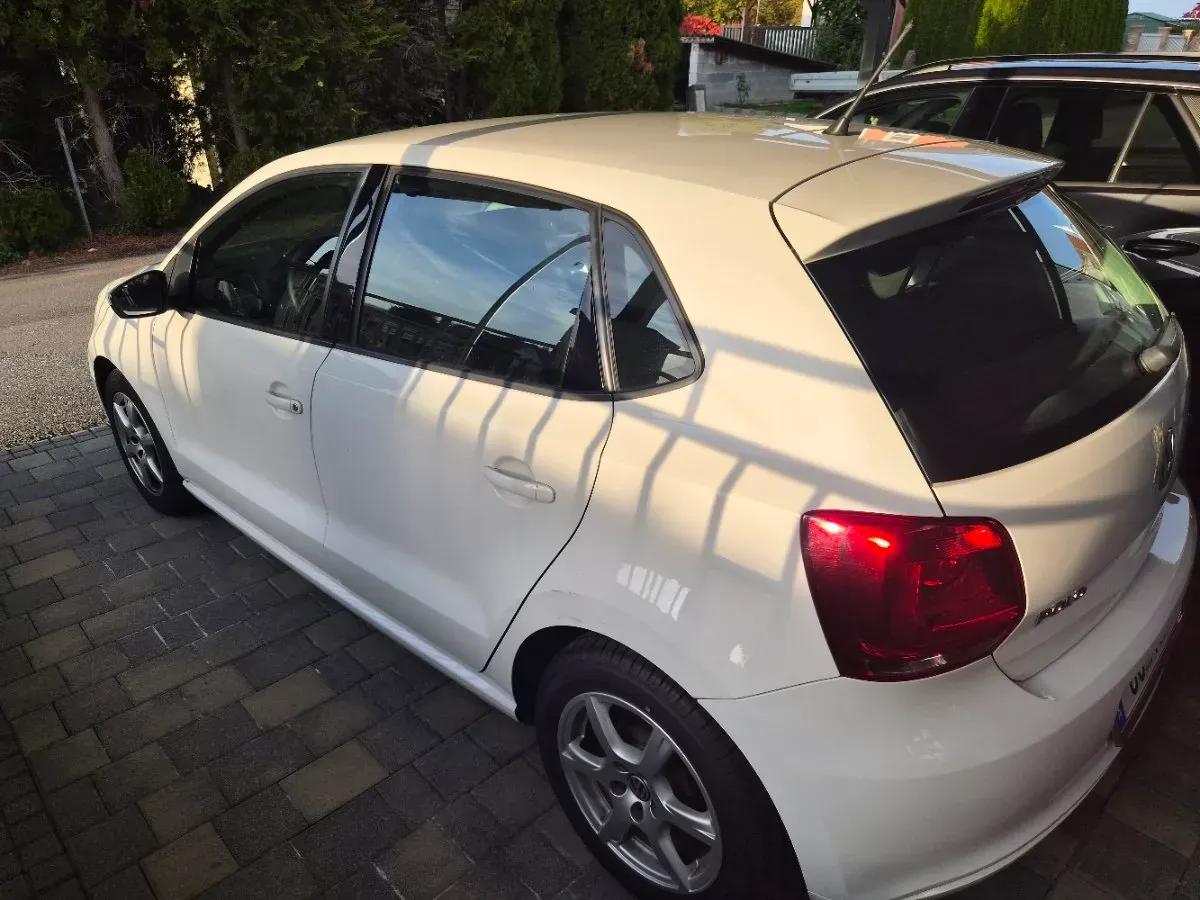 Volkswagen Polo 2012 photo 3