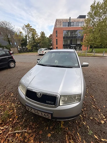 Skoda Fabia 2004 photo 2