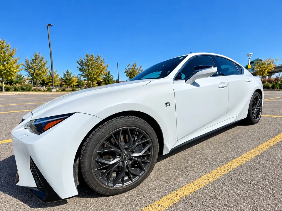 Lexus Is 300 2021 photo 3