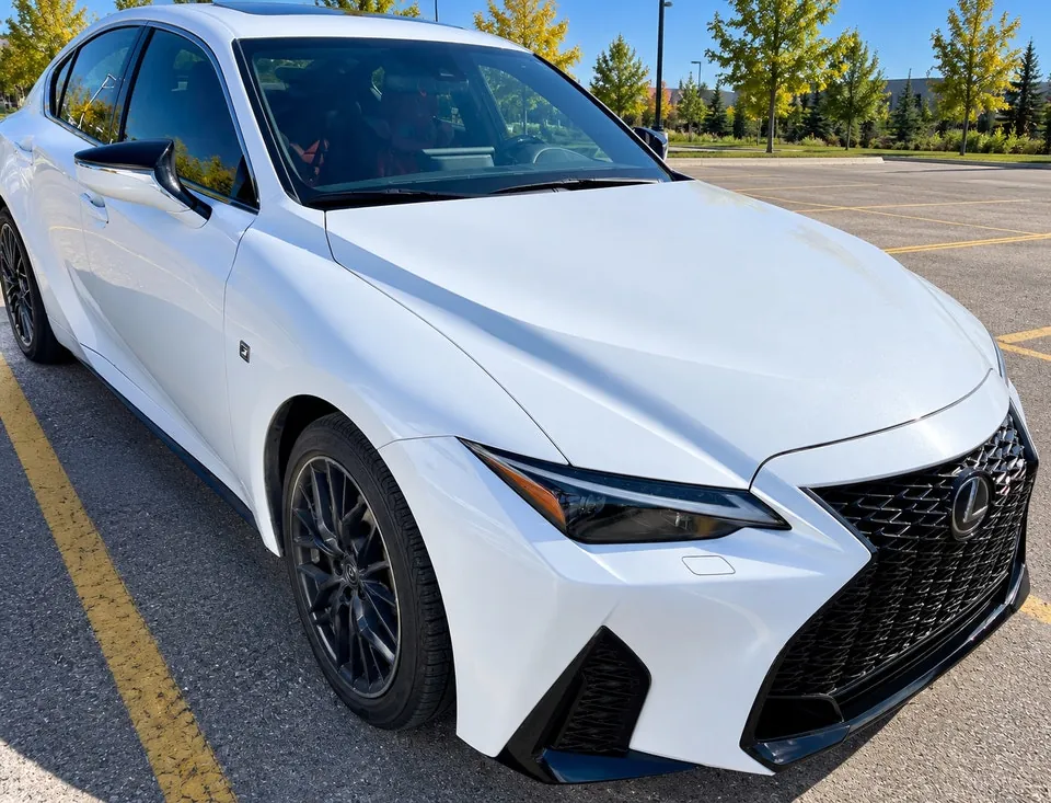 Lexus Is 300 2021 photo 2