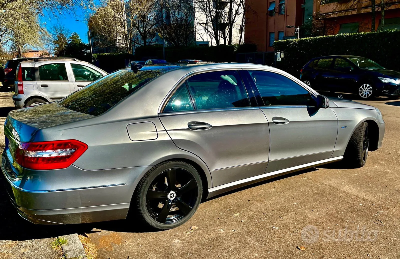 Mercedes-Benz E350 2011 photo 2