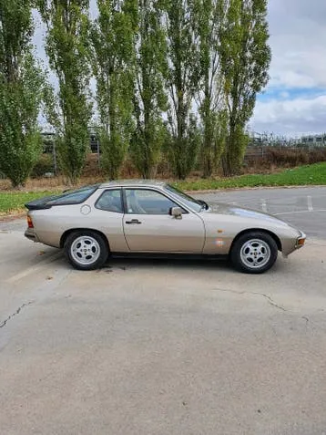 Porsche 924