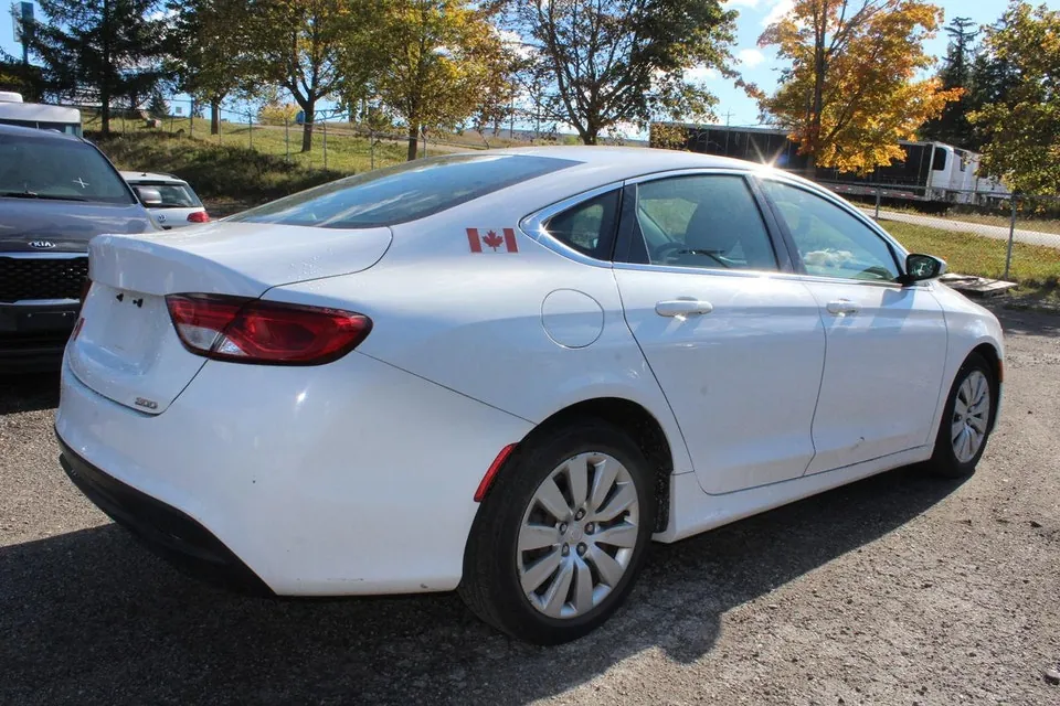 Chrysler 200 2015 photo 3