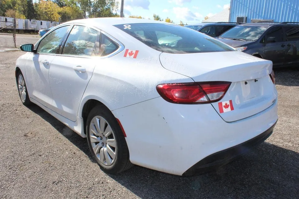 Chrysler 200 2015 photo 4