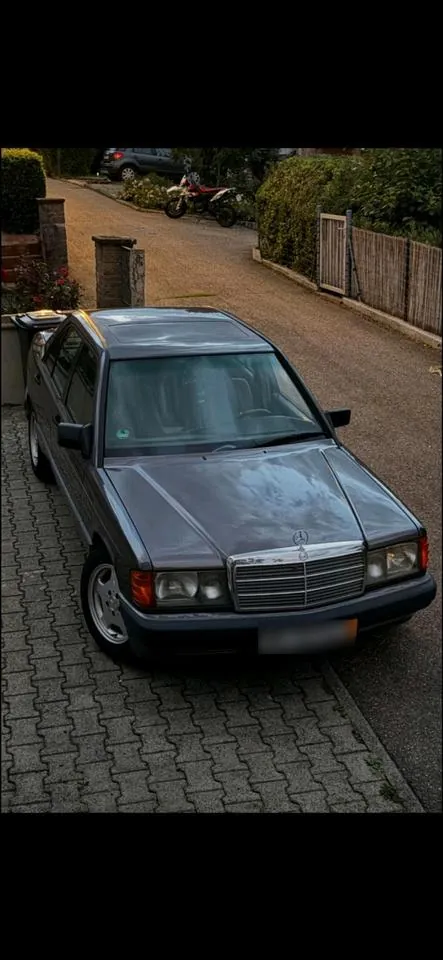 Mercedes-Benz 190 E