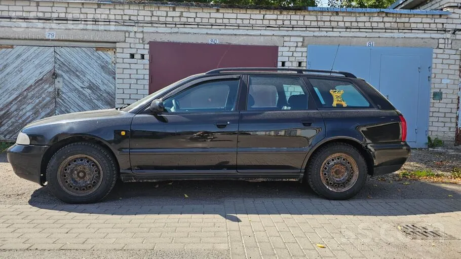 Audi A4 Avant 1998 photo 4
