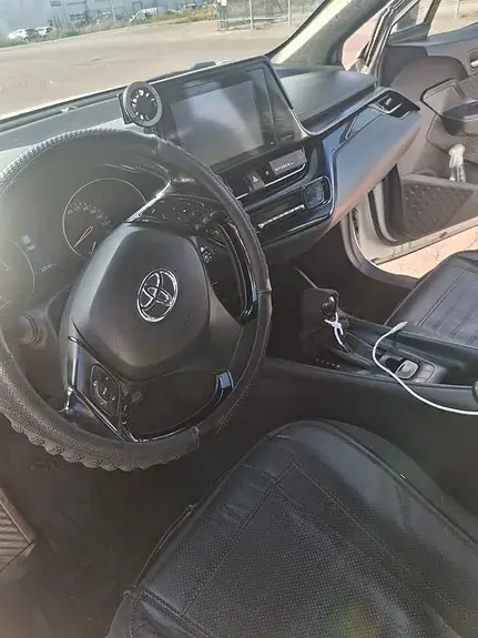 Toyota C-Hr 2018 photo 3