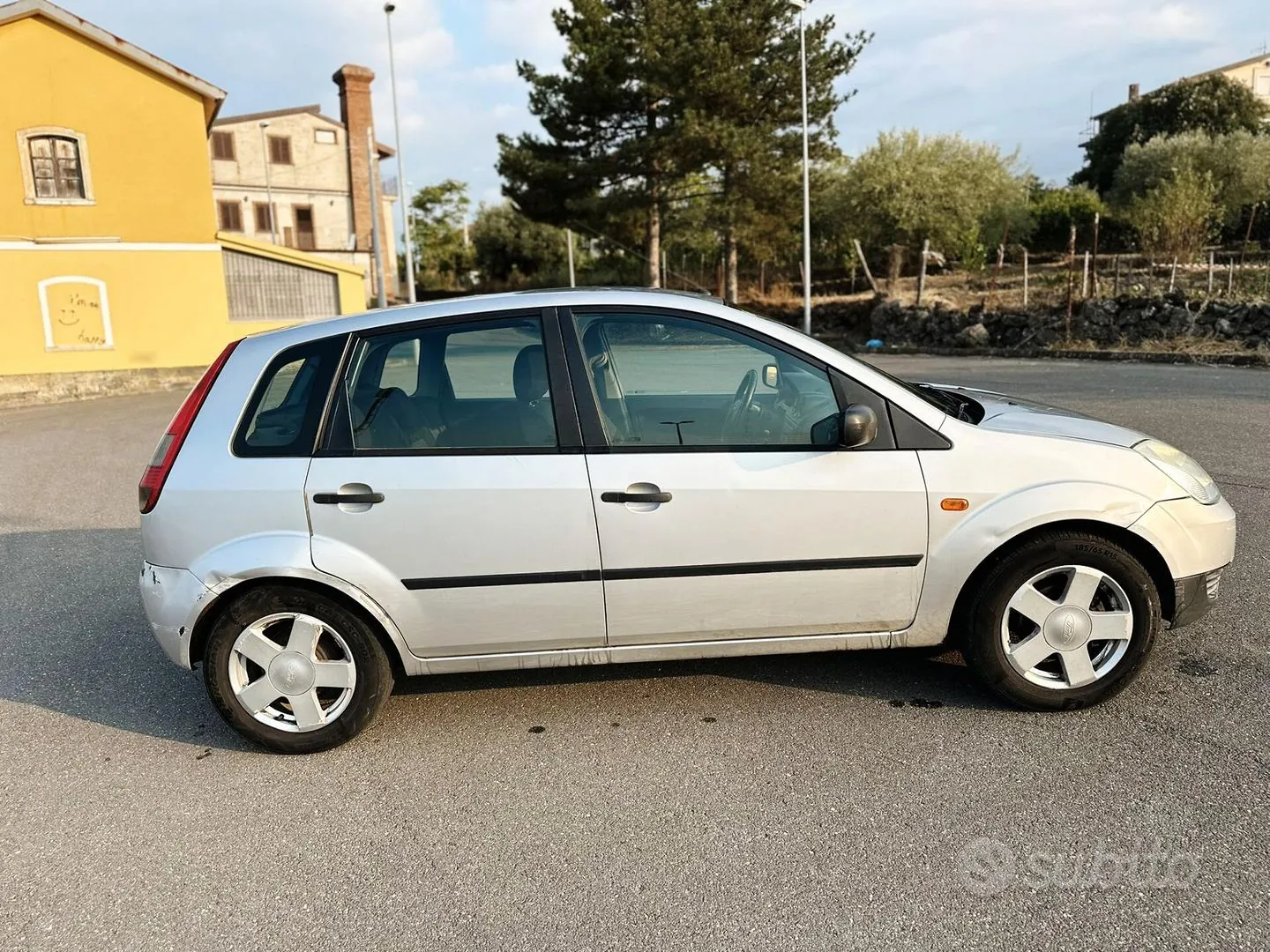 Ford Fiesta 2004 photo 2