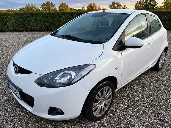 Mazda 2 2008 photo 3