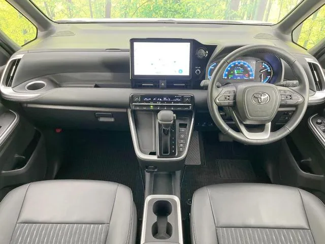 Toyota Corolla Hybrid Sz 2024 photo 2