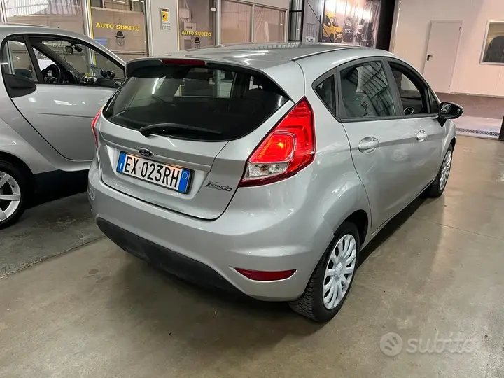 Ford Fiesta 2014 photo 2
