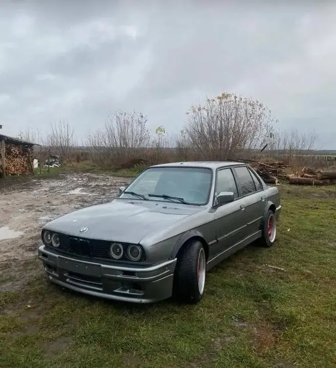 BMW E30