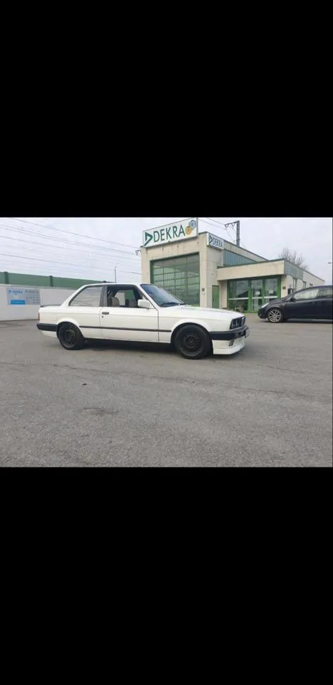 BMW E30