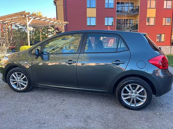 Toyota Auris 2008 photo 2