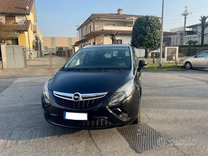 Opel Zafira 2013 photo 2
