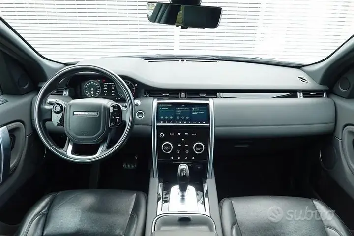 Land Rover Discovery Sport 2019 photo 3