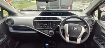 Toyota Aqua 2014 photo 2