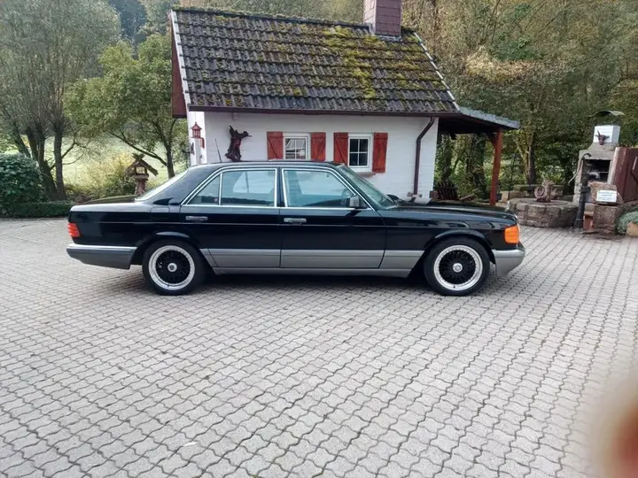 Mercedes-Benz W126