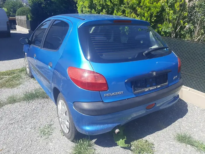 Peugeot 206 2001 photo 3