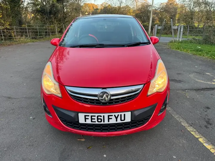Vauxhall Corsa 2011 photo 2