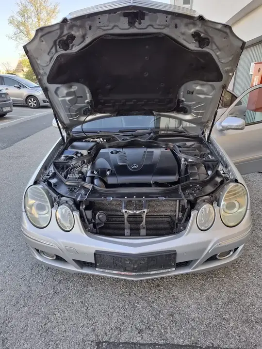 Mercedes-Benz E-Class 2008 photo 2