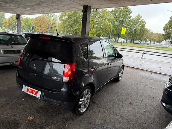 Mitsubishi Colt 2011 photo 3