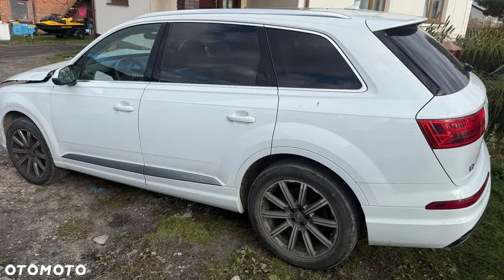 Audi Q7 2017 photo 2