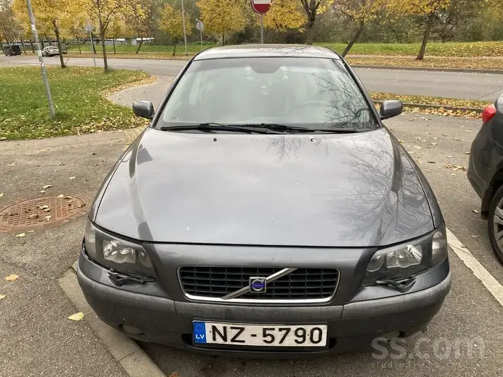 Volvo S60 2004 photo 2