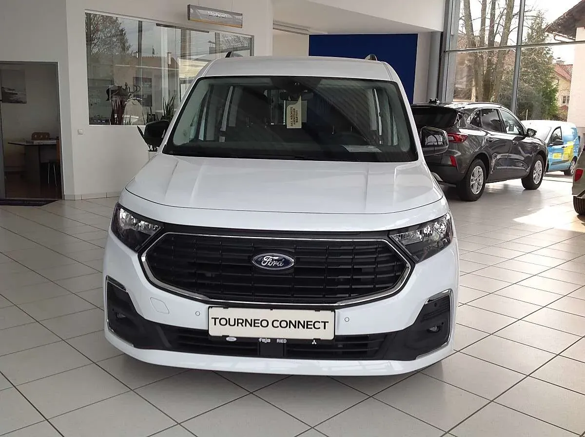 Ford Tourneo photo 2
