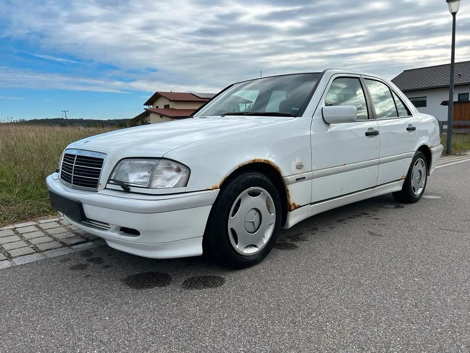 Mercedes-Benz C240