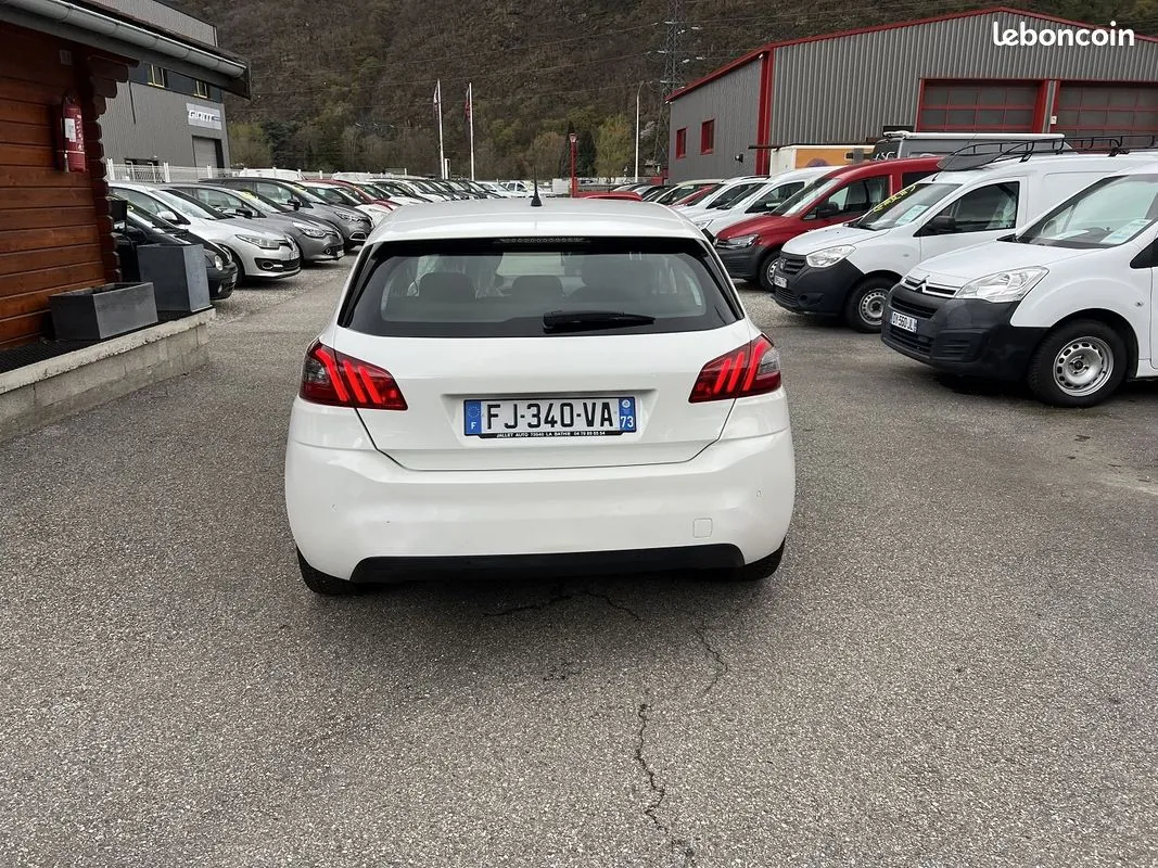 Peugeot 308 2019 photo 3