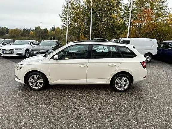 Skoda Fabia 2021 photo 2