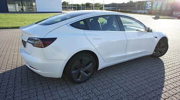 Tesla Model 3 2020 photo 2