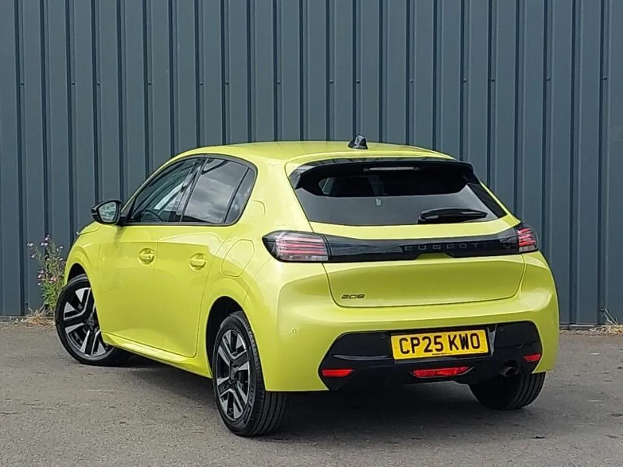 Peugeot 208 2025 photo 2