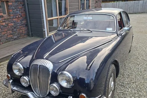 Daimler 250 V8