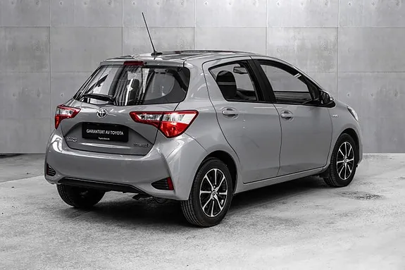 Toyota Yaris 2018 photo 2