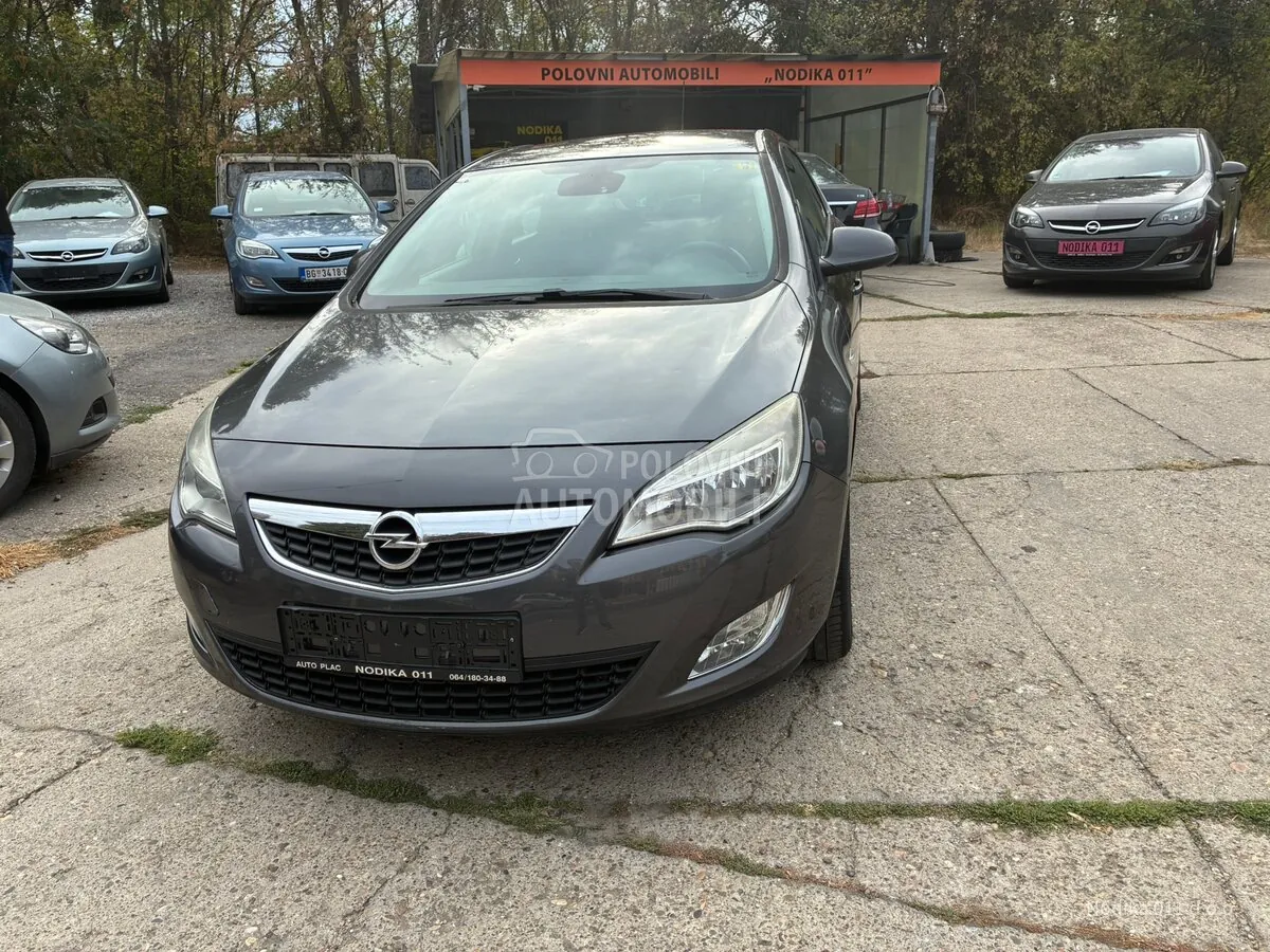 Opel Astra J
