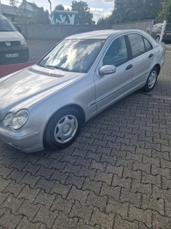 Mercedes-Benz C 200