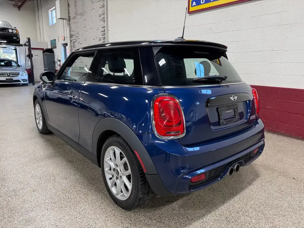 Mini 3 Door 2015 photo 3