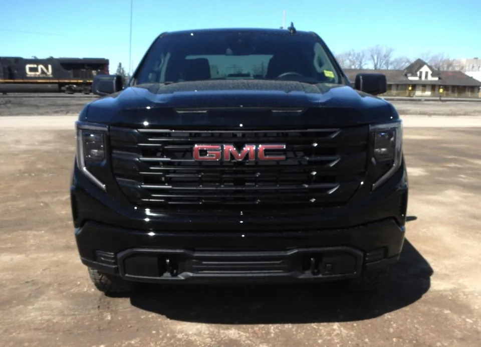 GMC Sierra 1500 2026 photo 2