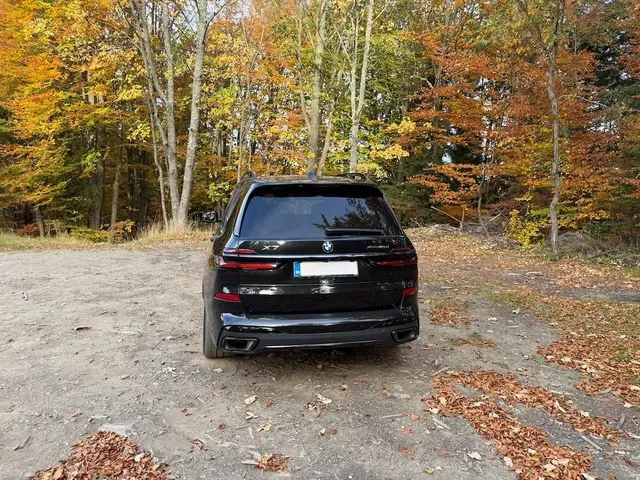 BMW X7 2026 photo 2