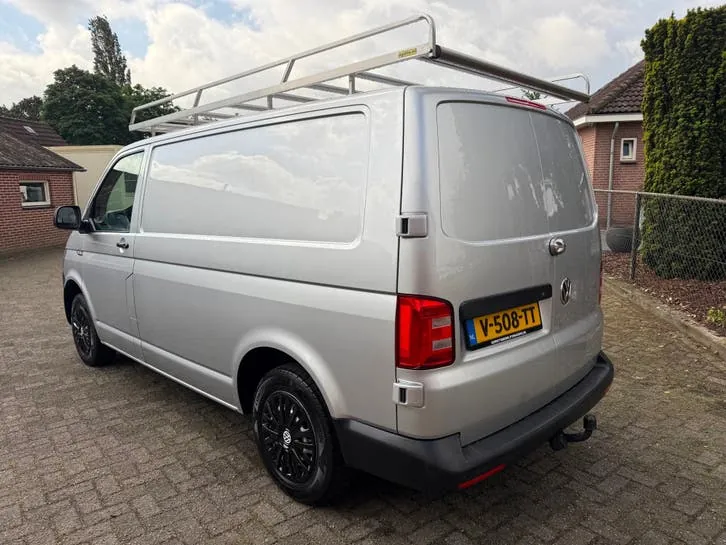 Volkswagen Transporter 2019 photo 2