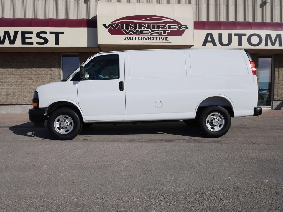 Chevrolet Express 2025 photo 2