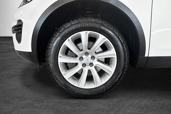 Land Rover Discovery Sport 2016 photo 2