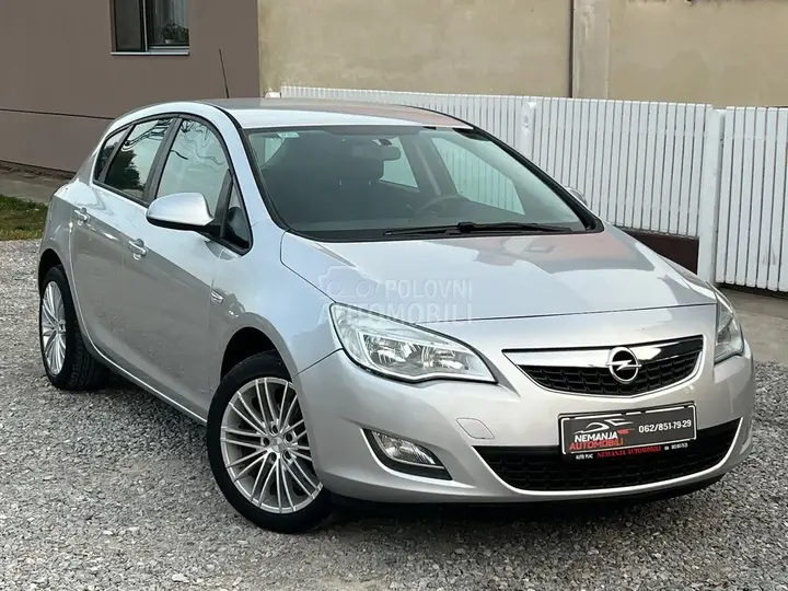 Opel Astra J
