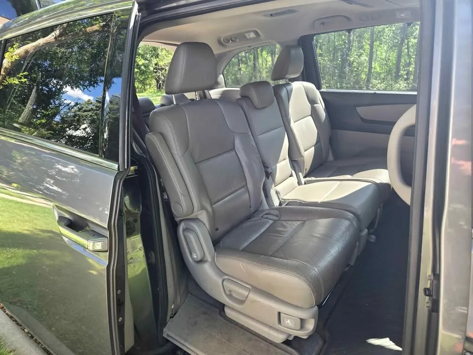 Honda Odyssey 2011 photo 5