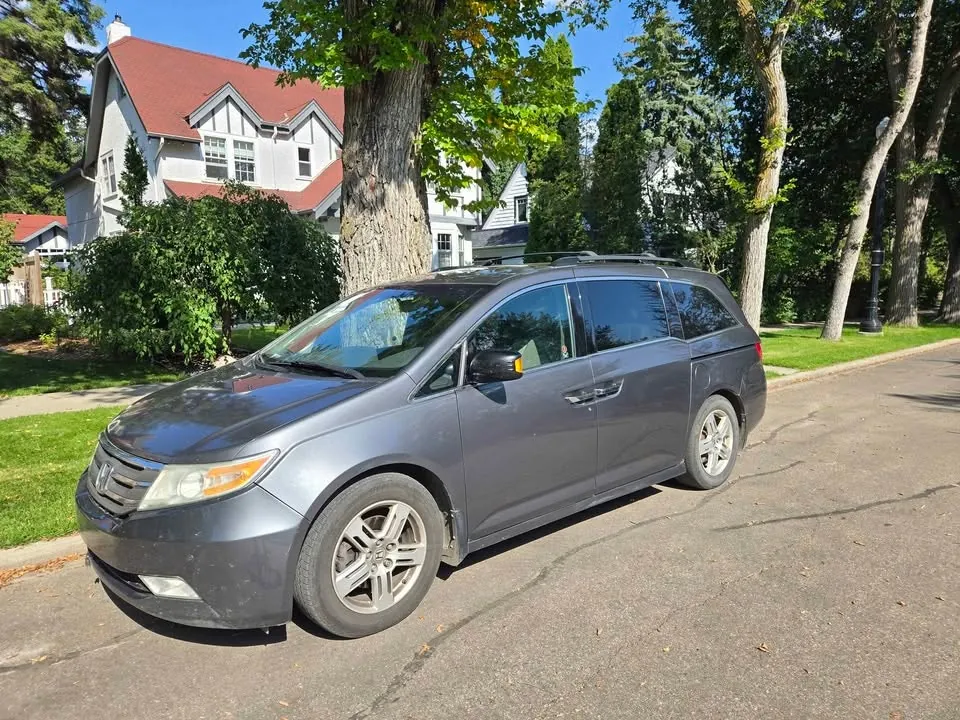Honda Odyssey 2011 photo 3